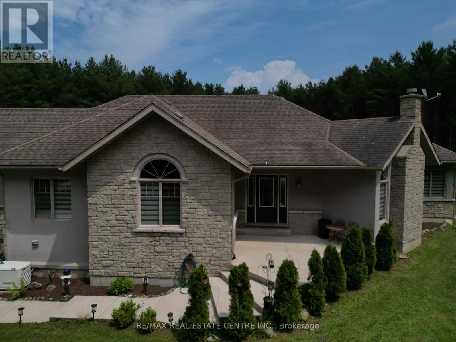 230 SOUTH WATER STREET — Wellington North (Mount Forest), Ontario - Photo 3 of 50