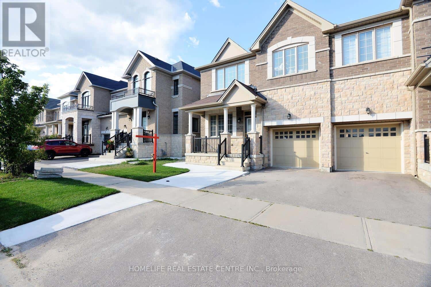 71 VILLADOWNS TRAIL — Brampton (Sandringham-Wellington North), Ontario - Photo 3 of 50