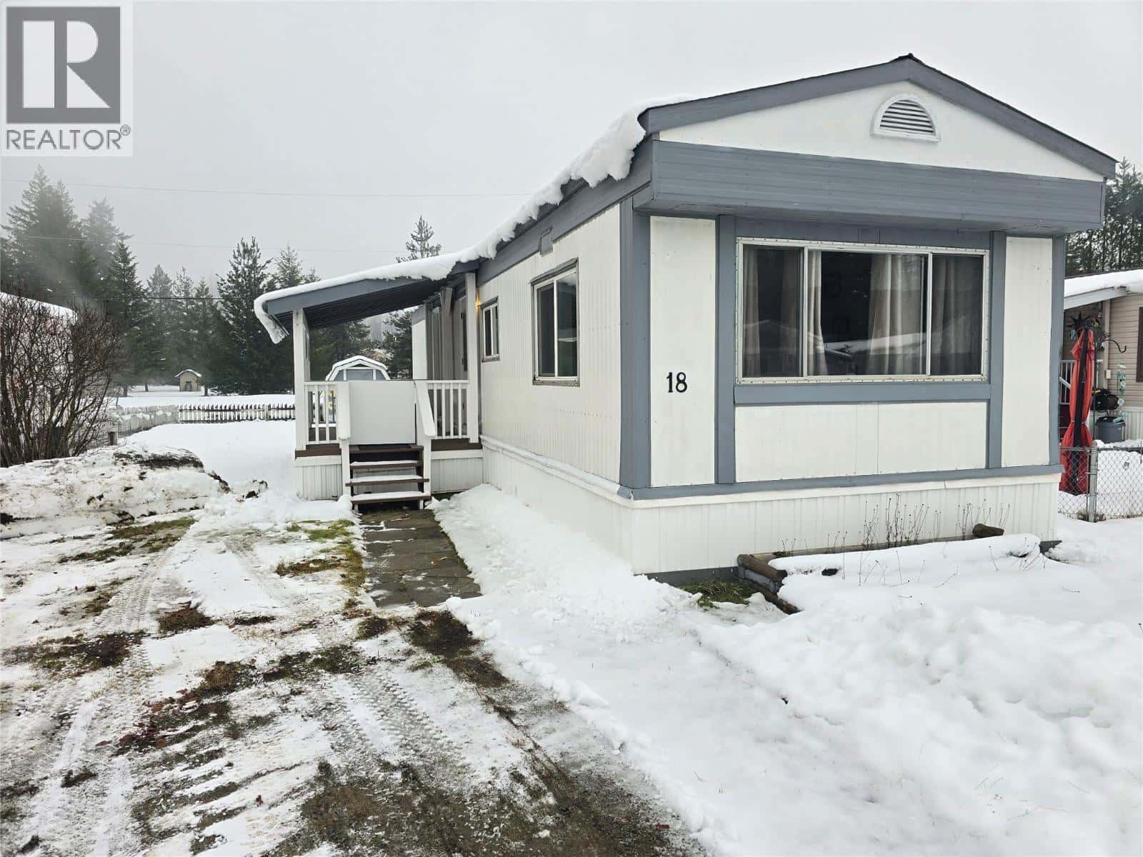 130 FERRY Road Unit# 18 — Clearwater, British Columbia - Photo 2 of 17