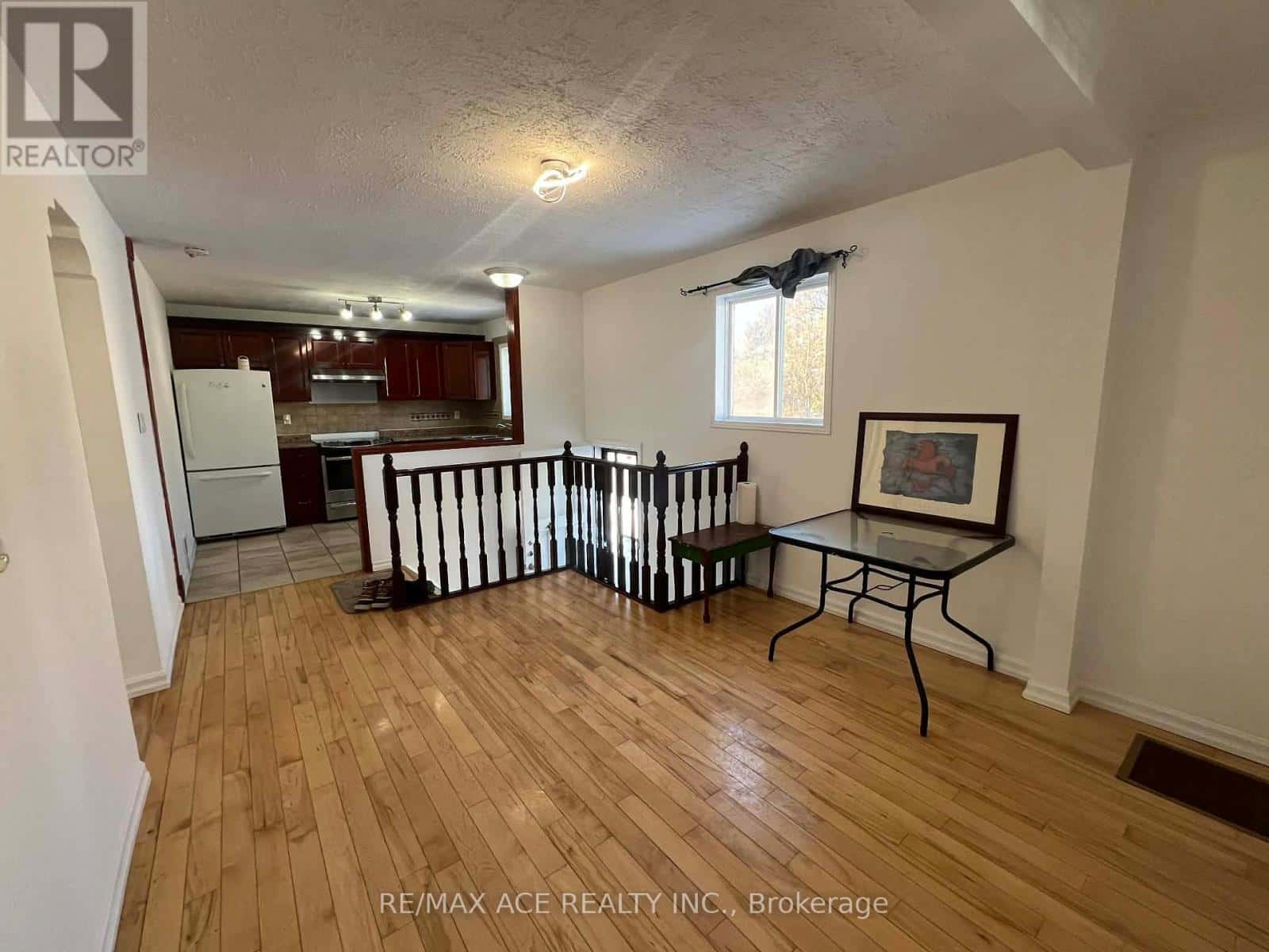 294 PHARMACY AVENUE — Toronto (Clairlea-Birchmount), Ontario - Photo 4 of 17