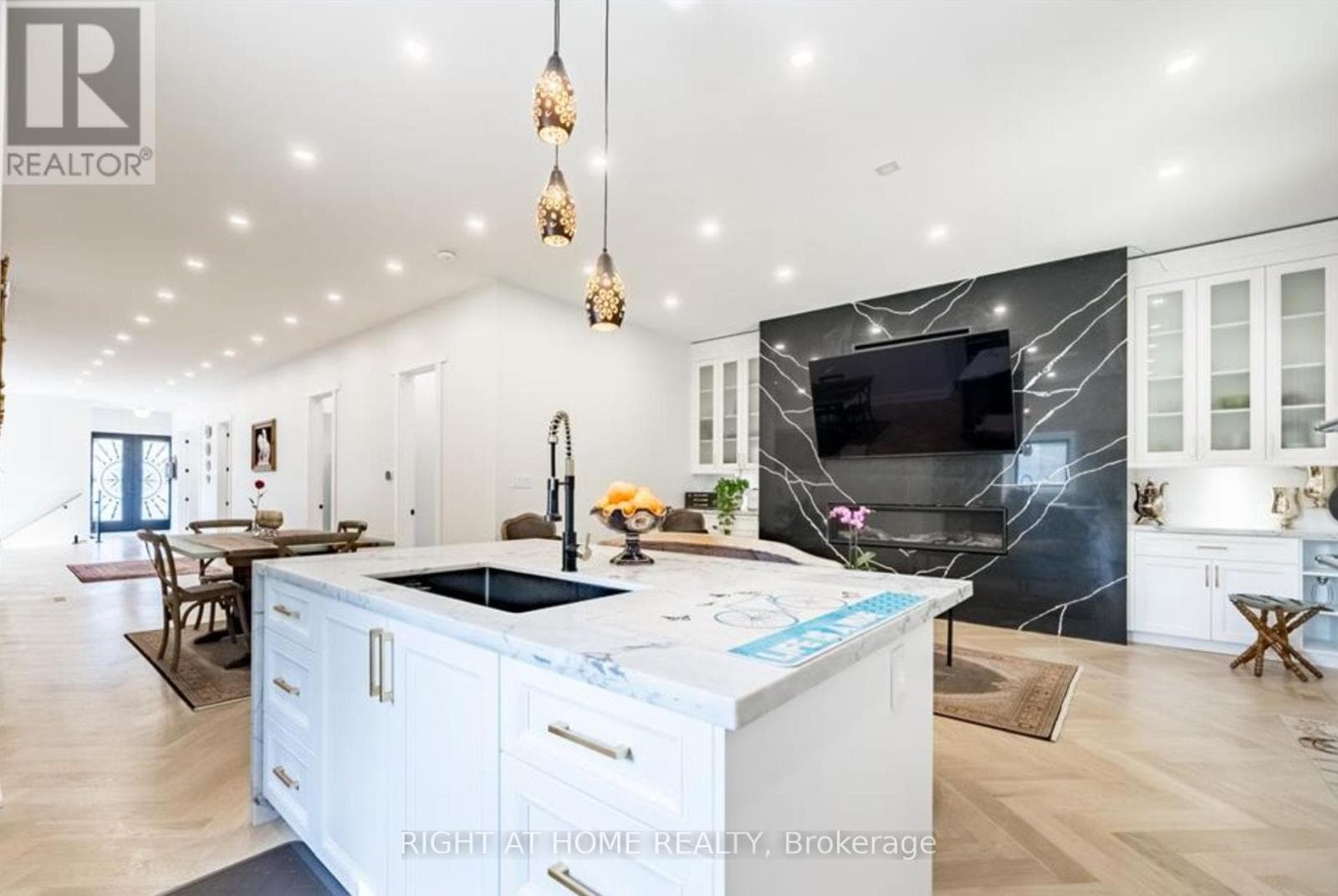 215 BAYVIEW AVENUE — Georgina (Keswick South), Ontario - Main photo