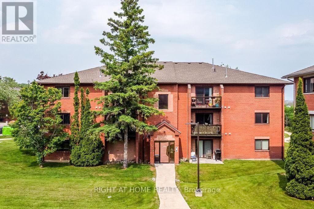 B6 - 179 EDGEHILL DRIVE — Barrie (Letitia Heights), Ontario - Main photo