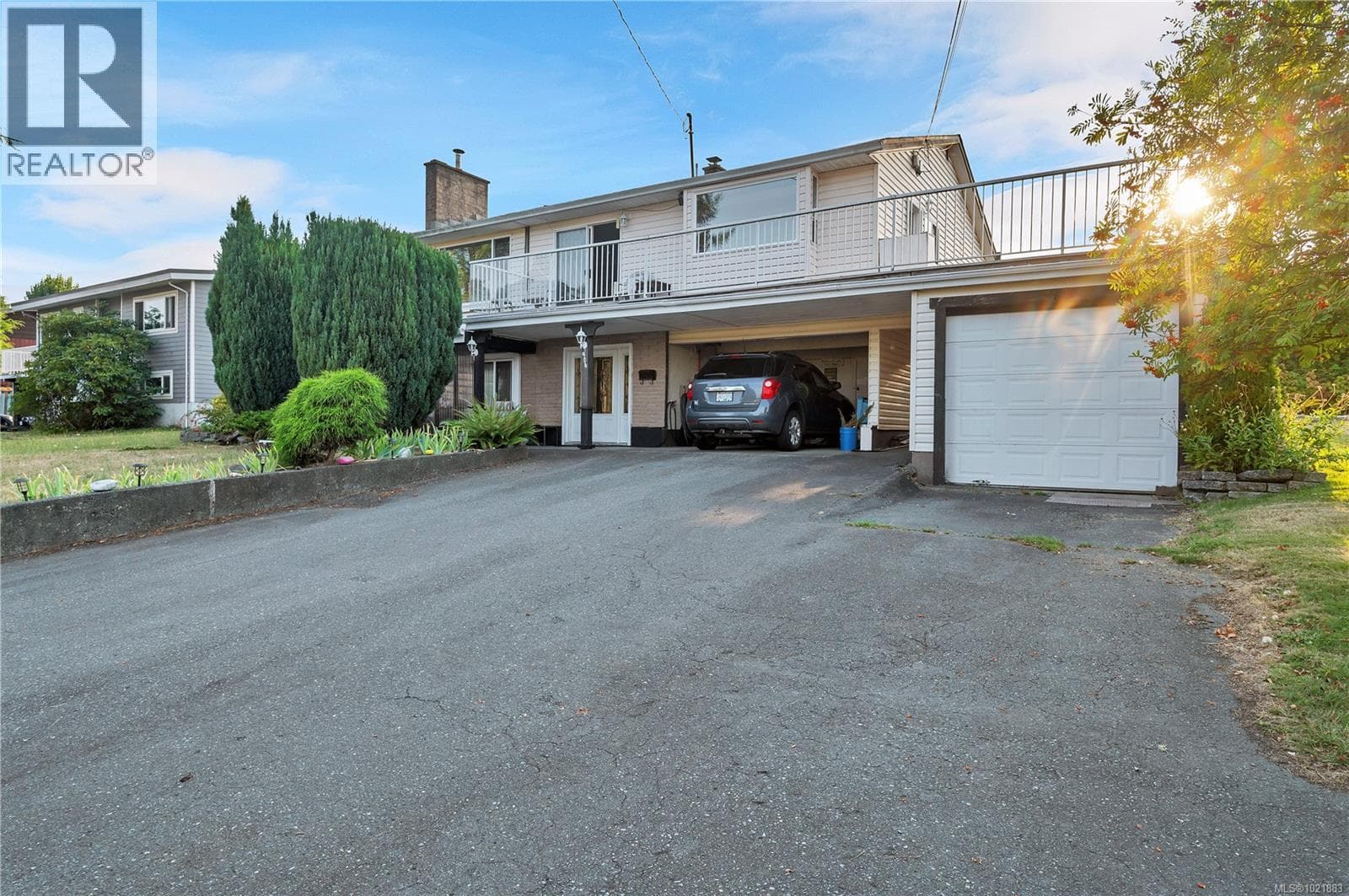 904 Alder St S — Campbell River, British Columbia - Main photo