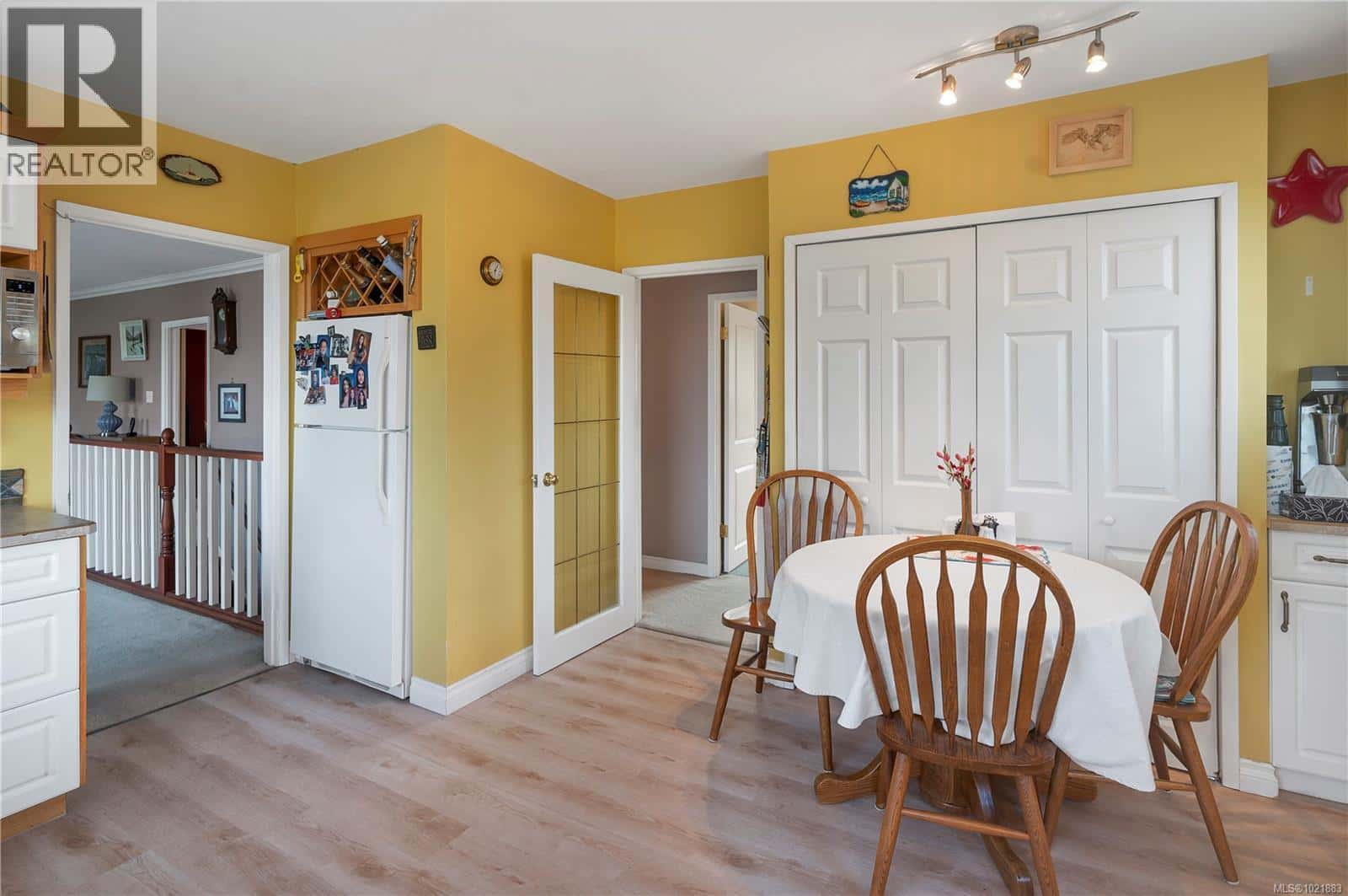 904 Alder St S — Campbell River, British Columbia - Photo 5 of 32