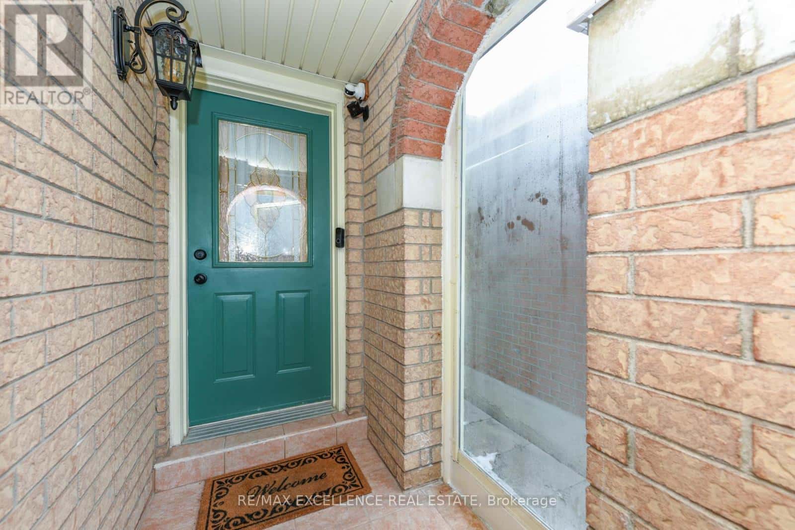 11 ARTHURS CRESCENT — Brampton (Fletcher's West), Ontario - Photo 2 of 38