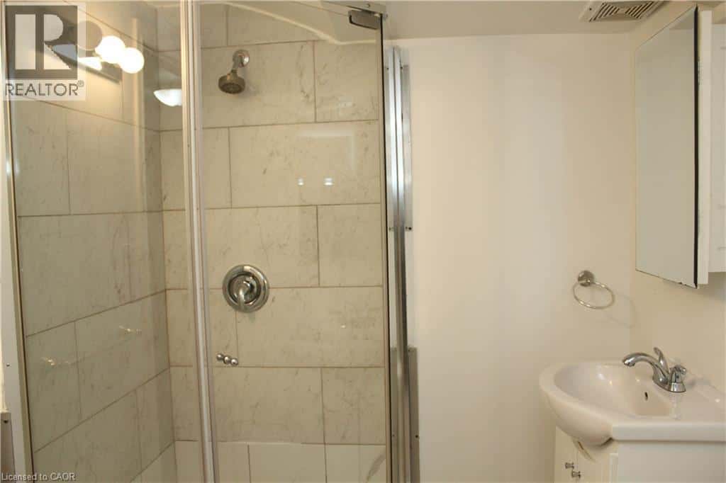 Hamilton — Hamilton - Photo 5 of 14