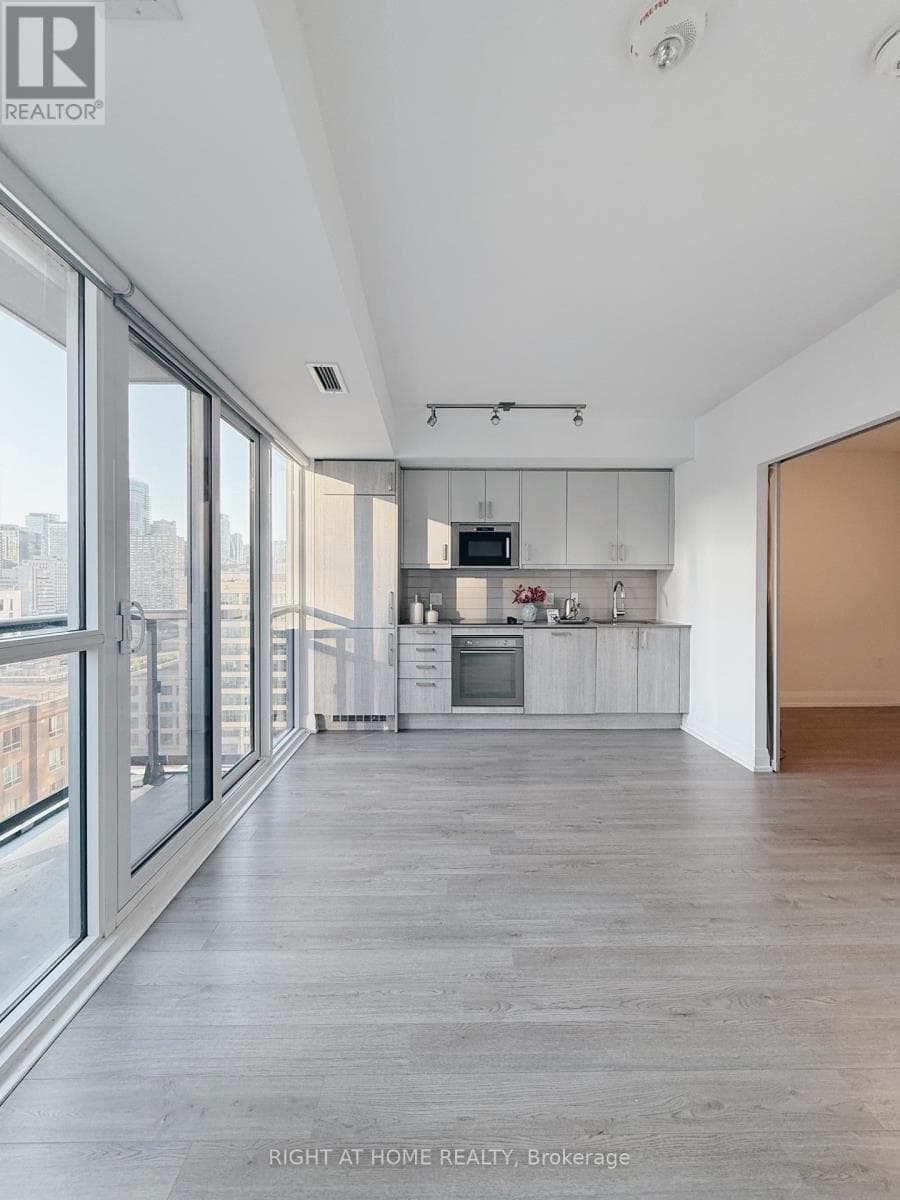 Toronto (Church-Yonge Corridor) — Toronto (Church-Yonge Corridor) - Main photo