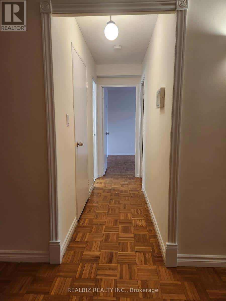 110 - 5 SHADY GOLFWAY — Toronto (Flemingdon Park) - Photo 4 of 12