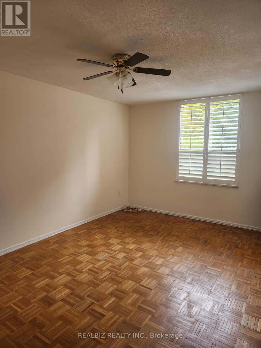 110 - 5 SHADY GOLFWAY — Toronto (Flemingdon Park) - Photo 5 of 12