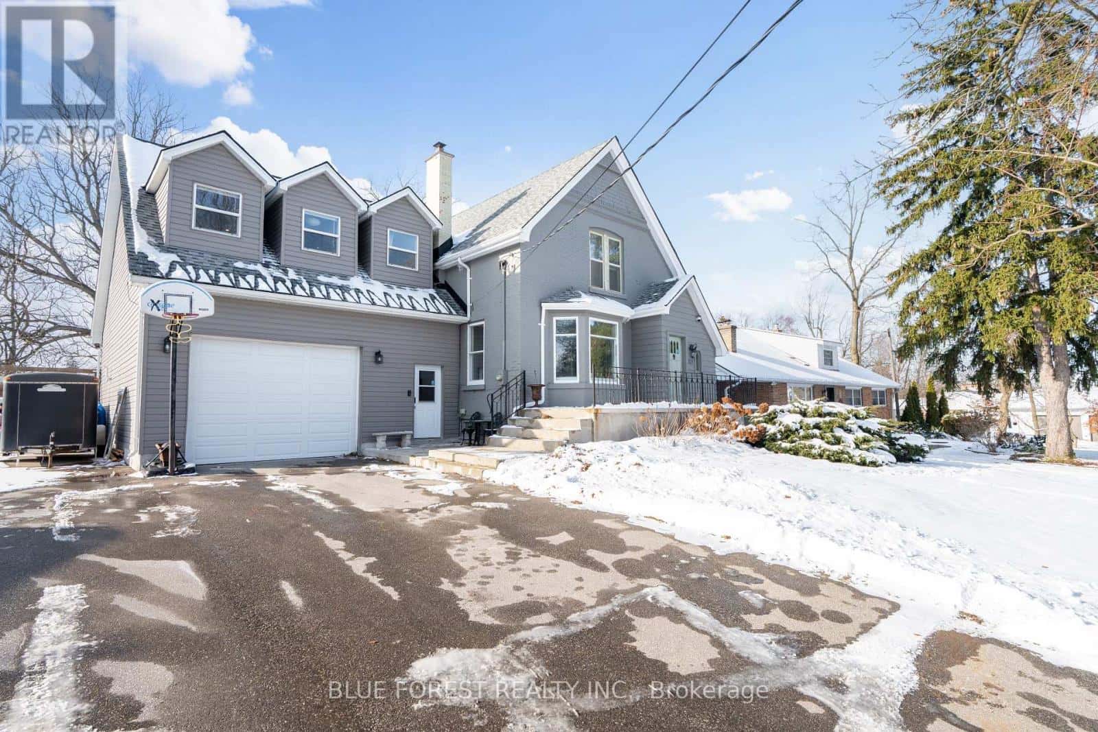 521 UPPER QUEEN STREET — London South (South P), Ontario - Photo 3 of 50