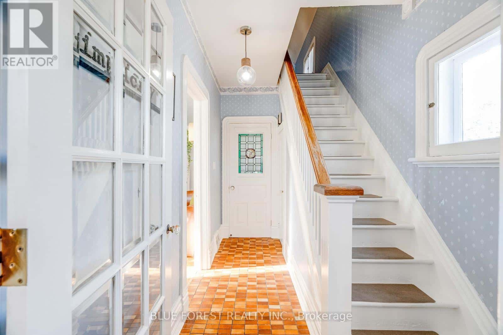 521 UPPER QUEEN STREET — London South (South P), Ontario - Photo 5 of 50