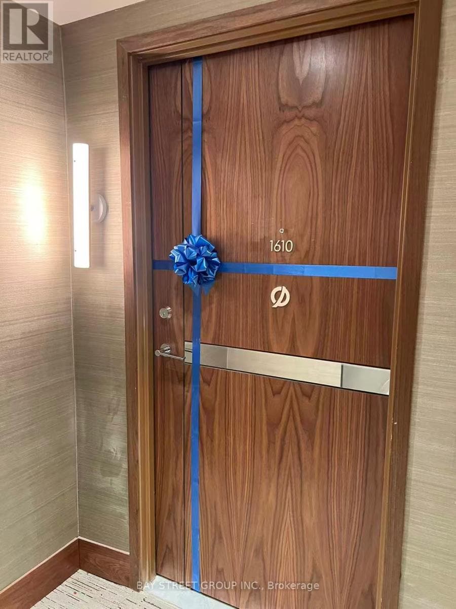 Toronto (Waterfront Communities) — Toronto (Waterfront Communities) - Main photo