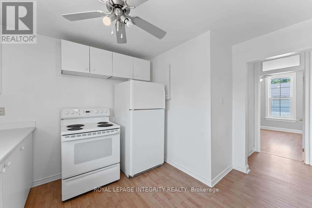 Smiths Falls — Smiths Falls - Photo 5 of 41