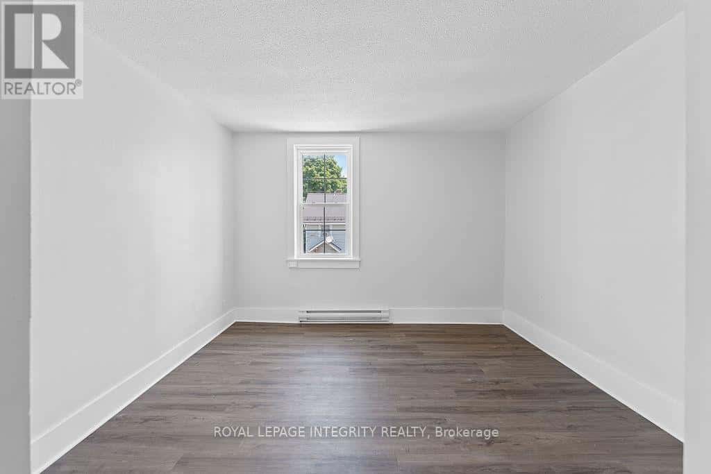 Smiths Falls — Smiths Falls - Photo 4 of 17