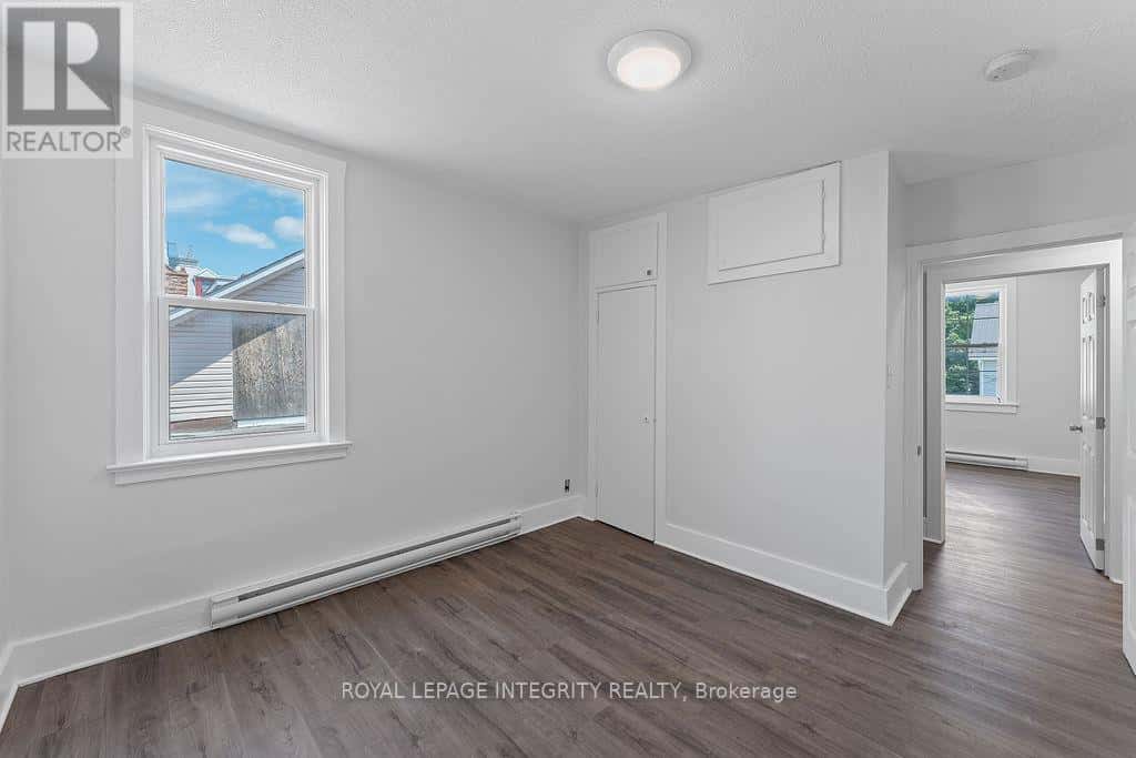 Smiths Falls — Smiths Falls - Photo 5 of 17