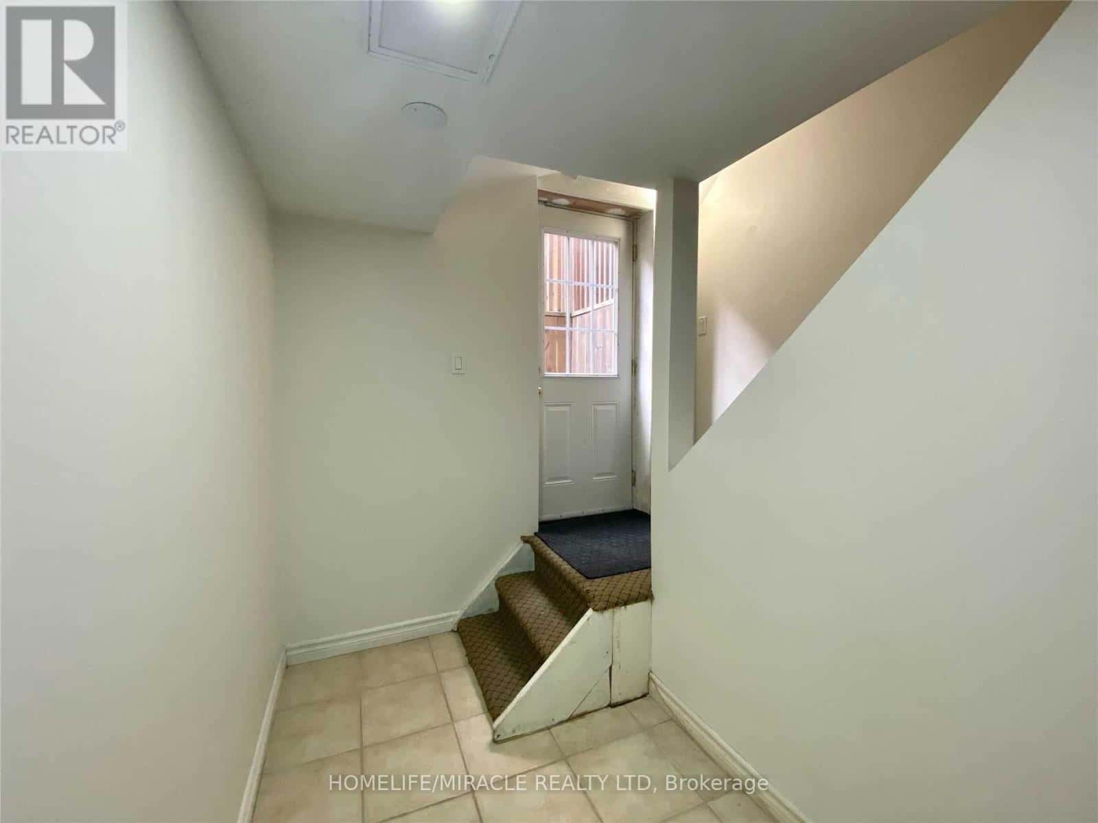 BASEMENT - 3081 NAWBROOK ROAD — Mississauga (Applewood) - Photo 2 of 11