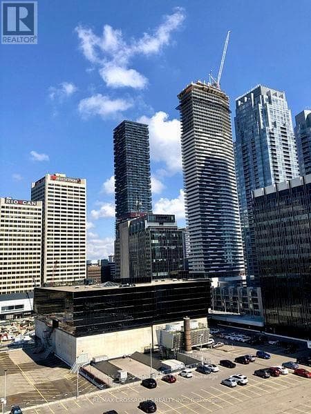 Toronto (Yonge-Eglinton) — Toronto (Yonge-Eglinton) - Main photo