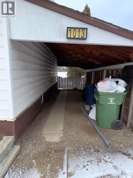 1013 Grayson CRESCENT — Moose Jaw, Saskatchewan - Photo 2 of 26