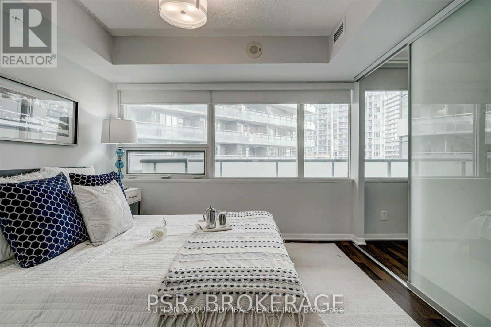 Toronto (South Parkdale) — Toronto (South Parkdale) - Photo 5 of 18