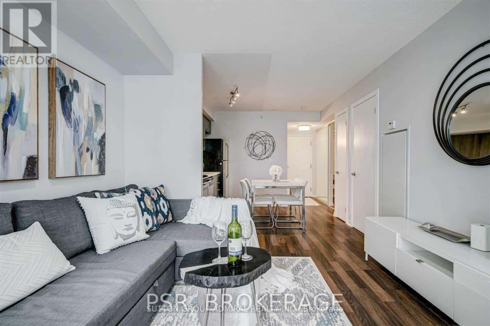 Toronto (South Parkdale) — Toronto (South Parkdale) - Photo 3 of 18