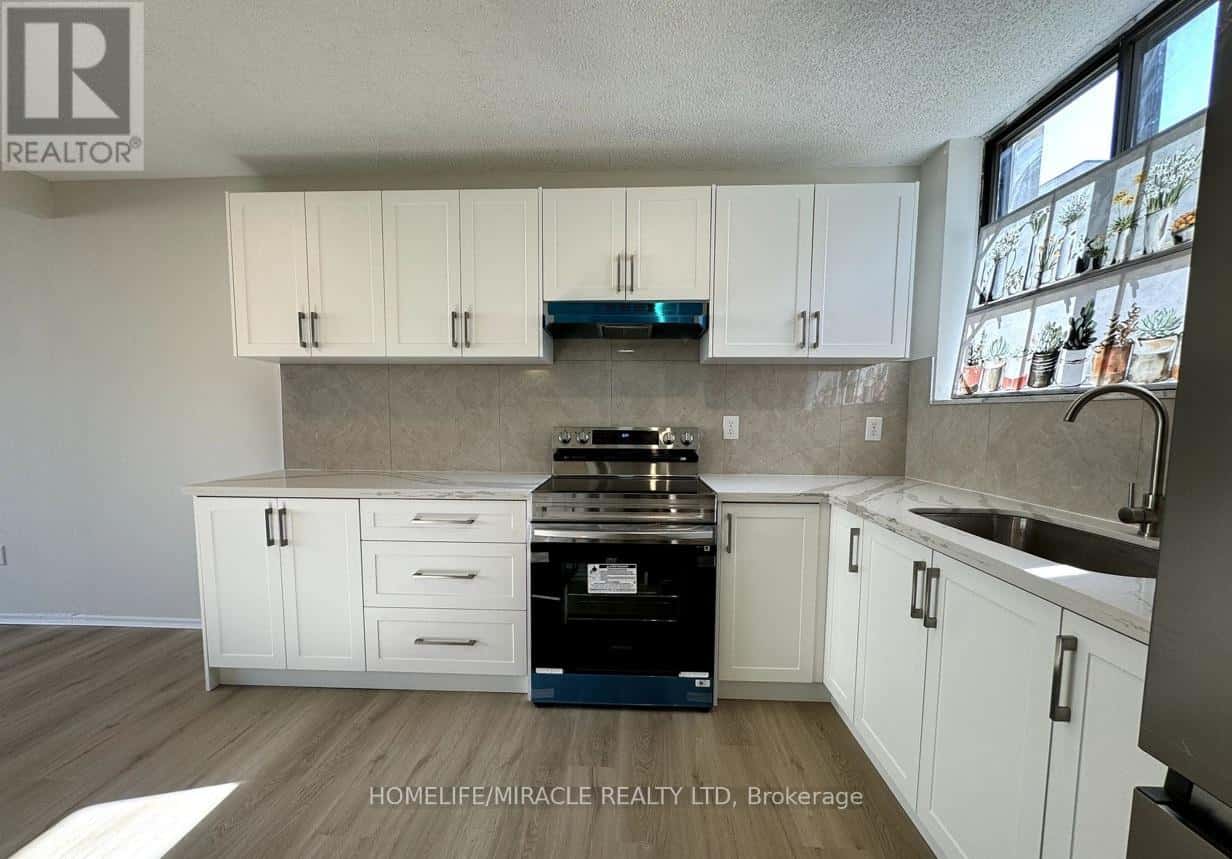 Toronto (Kennedy Park) — Toronto (Kennedy Park) - Photo 2 of 12