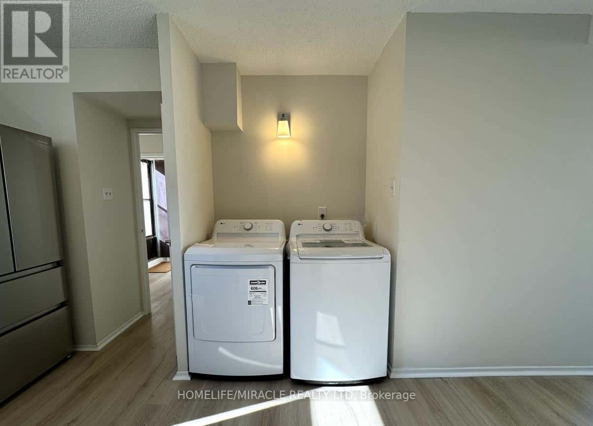 Toronto (Kennedy Park) — Toronto (Kennedy Park) - Photo 3 of 12