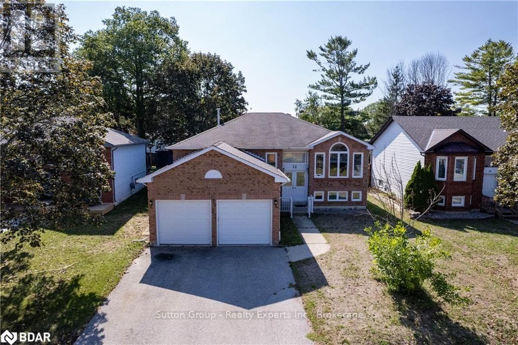 12 LANGEVIN DRIVE — Wasaga Beach, Ontario - Main photo