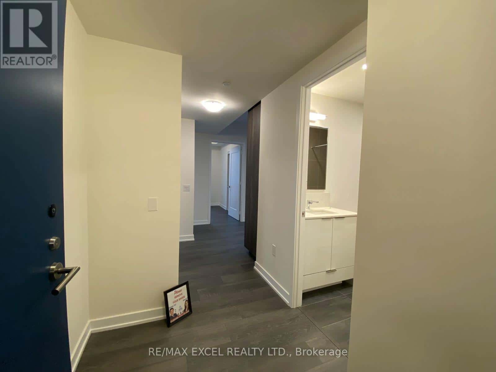 Toronto (Waterfront Communities) — Toronto (Waterfront Communities) - Photo 3 of 37