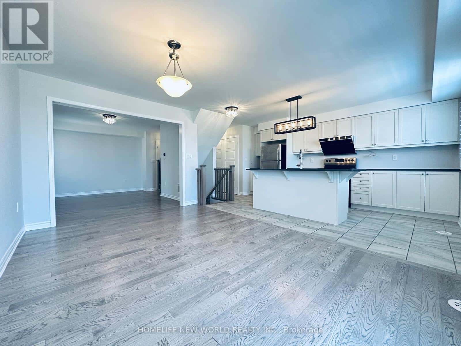 Richmond Hill — Richmond Hill - Photo 4 of 16