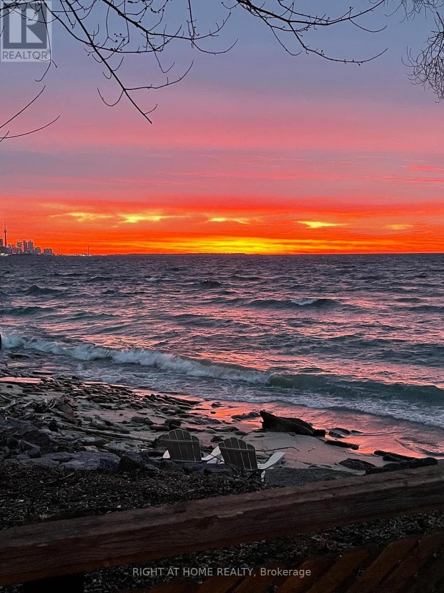 Toronto (Mimico) — Toronto (Mimico) - Main photo