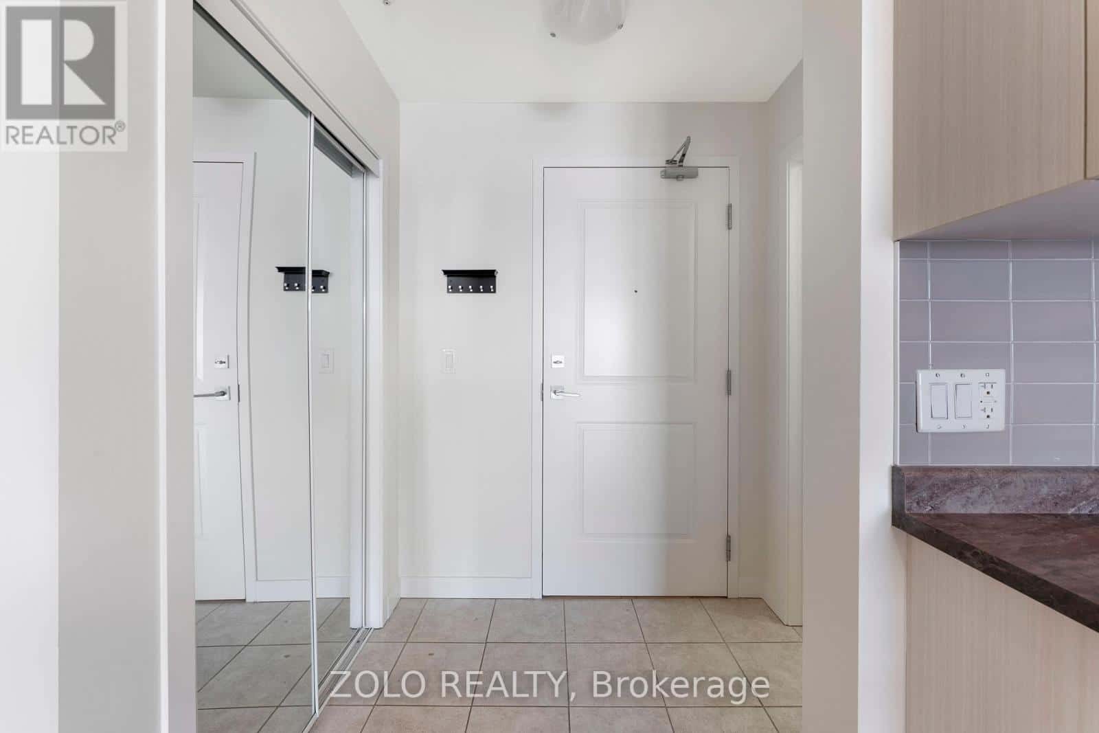 418 - 2486 OLD BRONTE ROAD — Oakville (WM Westmount), Ontario - Photo 4 of 26