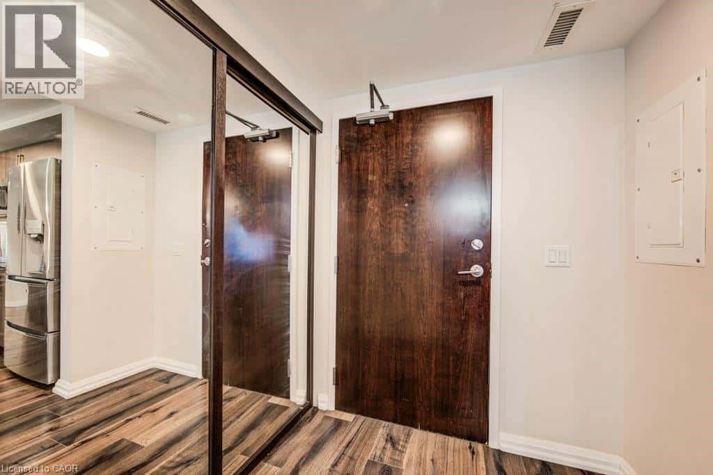 Waterloo — Waterloo - Photo 5 of 40