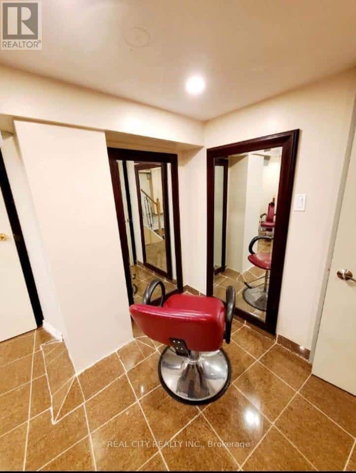 Brampton (Brampton West) — Brampton (Brampton West) - Photo 5 of 5