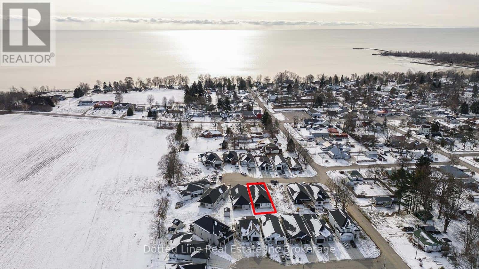 7 CHARLES COURT — Bayham (Port Burwell), Ontario - Photo 2 of 42