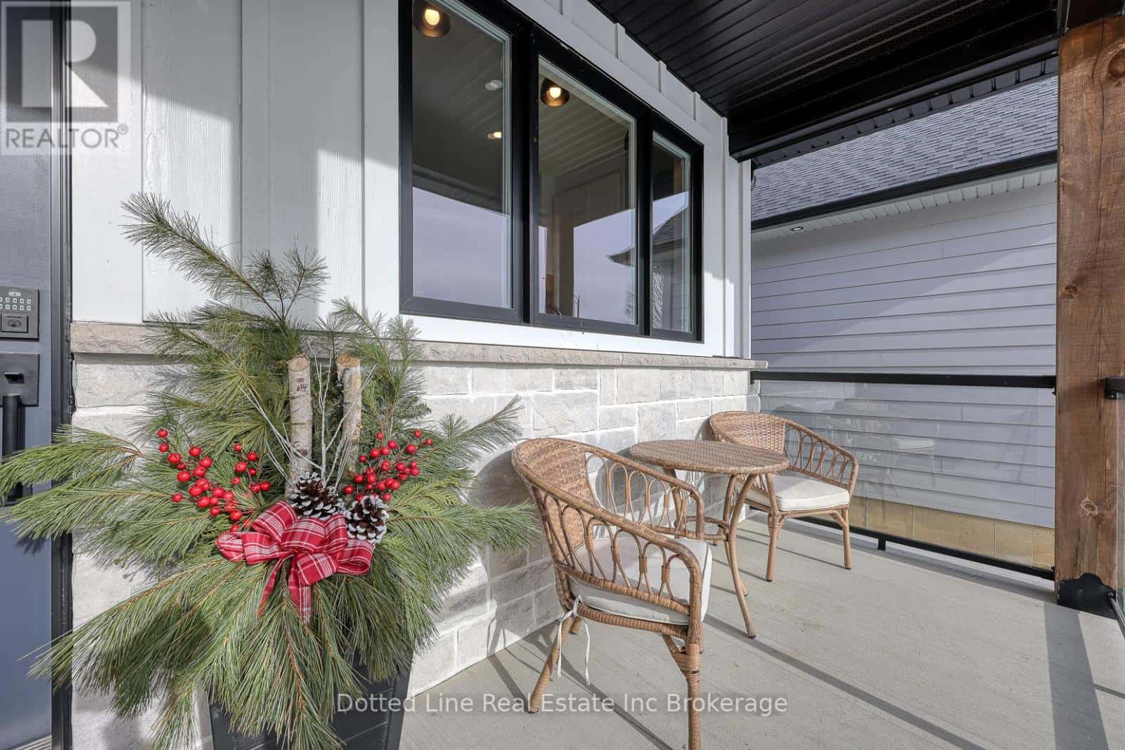 7 CHARLES COURT — Bayham (Port Burwell), Ontario - Photo 3 of 42