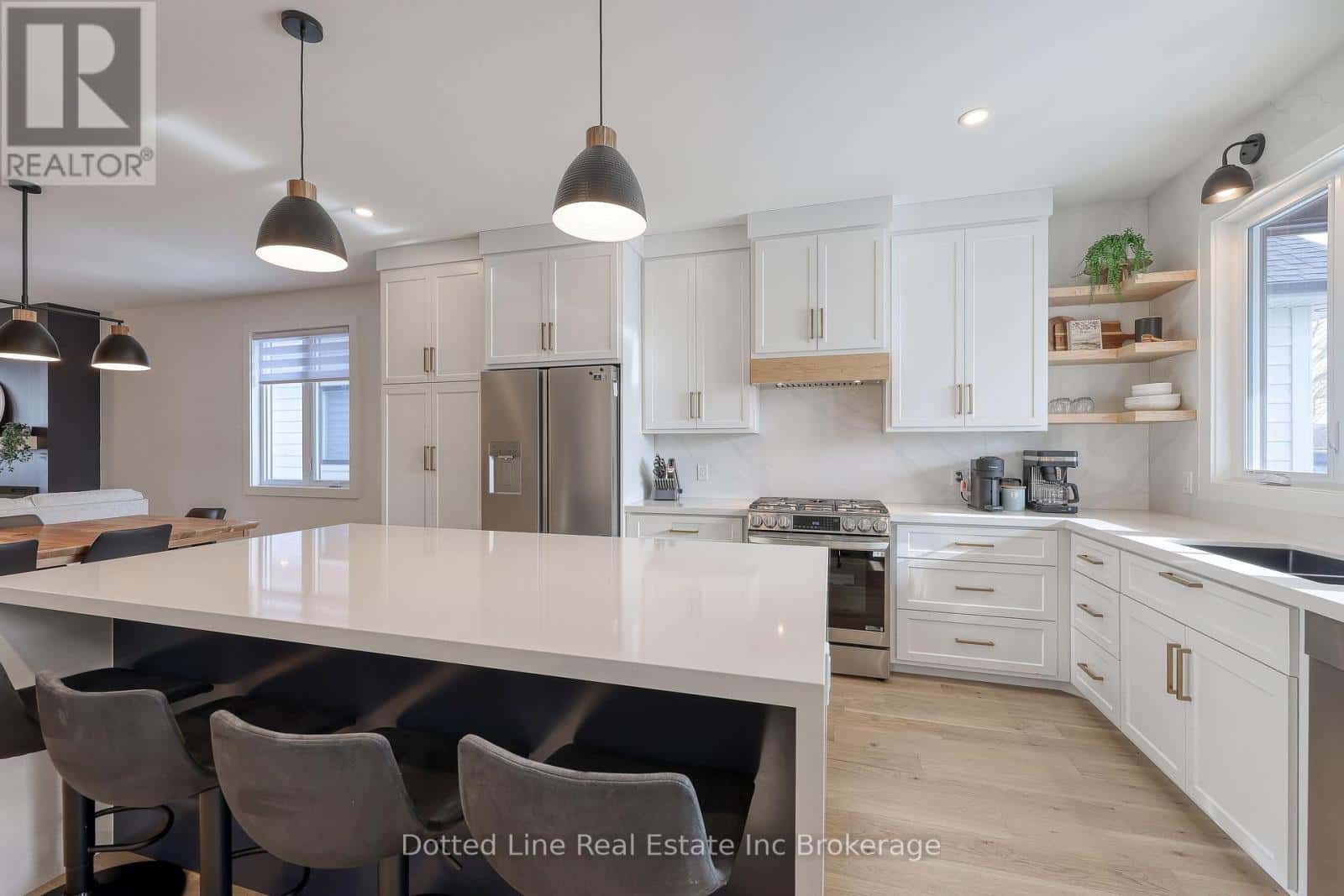 7 CHARLES COURT — Bayham (Port Burwell), Ontario - Photo 4 of 42