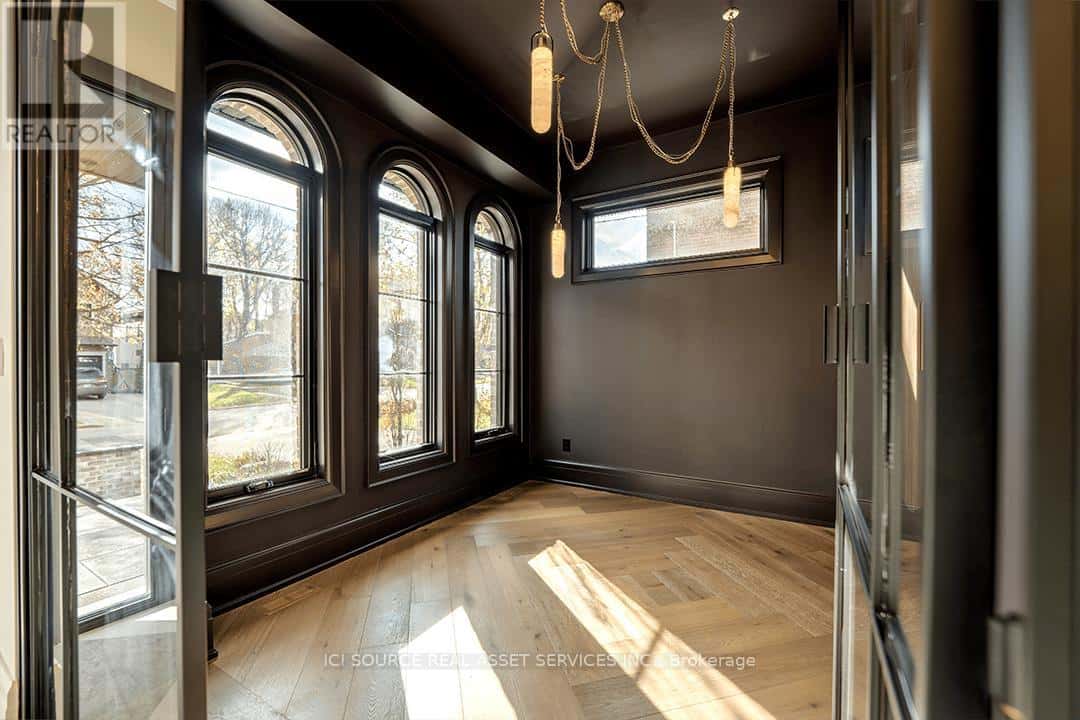 38 RIDGEVALE DRIVE — Toronto (Englemount-Lawrence), Ontario - Photo 4 of 39