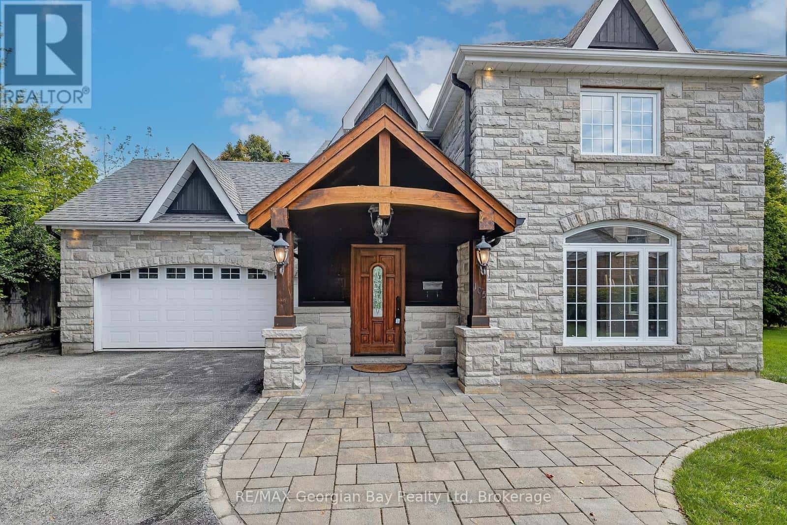 105 DUCKWORTH STREET — Barrie (Codrington), Ontario - Photo 3 of 50