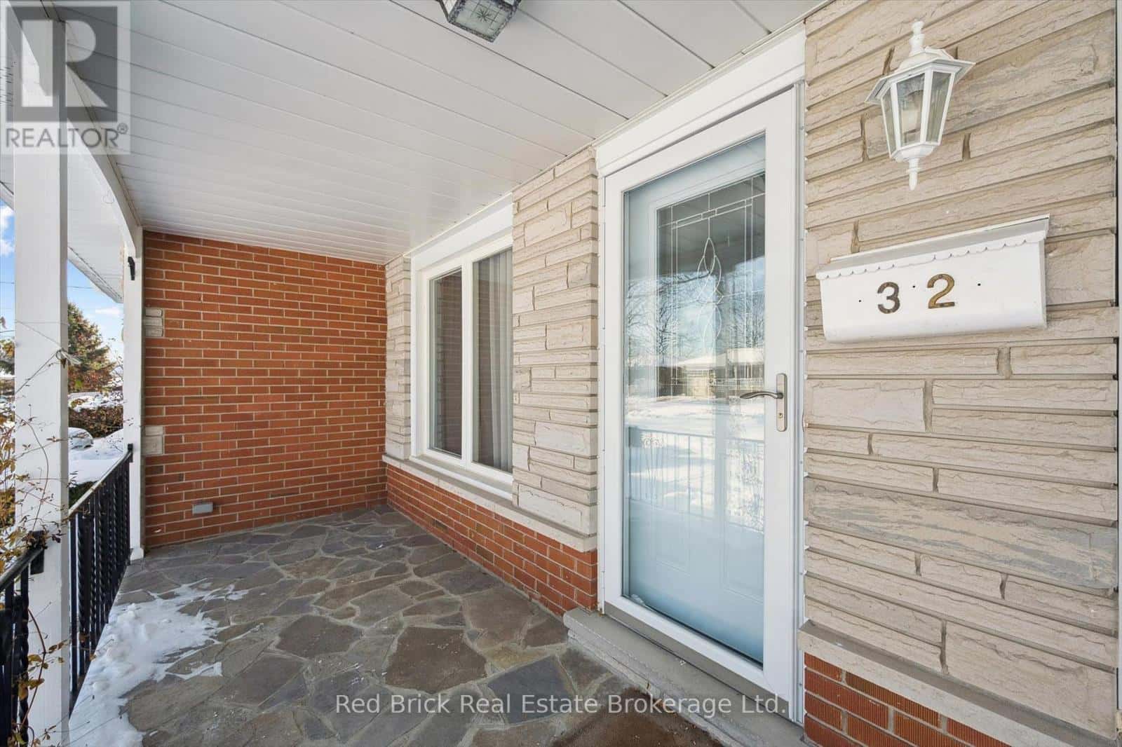 32 ALGOMA DRIVE S — Guelph (General Hospital), Ontario - Photo 5 of 40