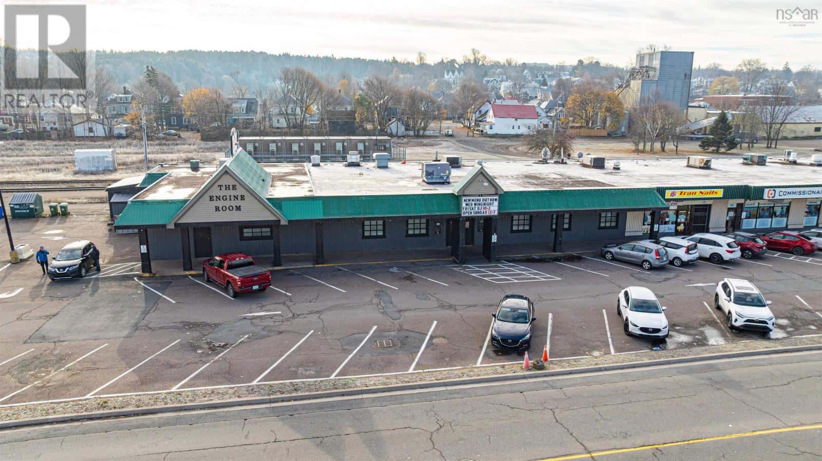 166 Esplanade Street — Truro, Nova Scotia - Photo 4 of 37