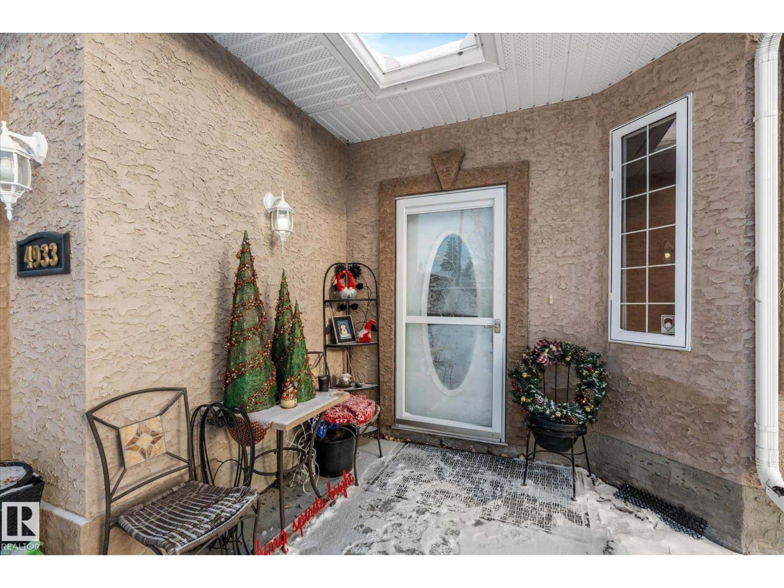 4933 48 AV — Onoway, Alberta - Photo 2 of 29