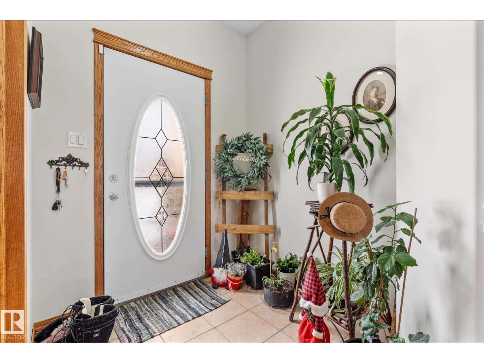 4933 48 AV — Onoway, Alberta - Photo 3 of 29