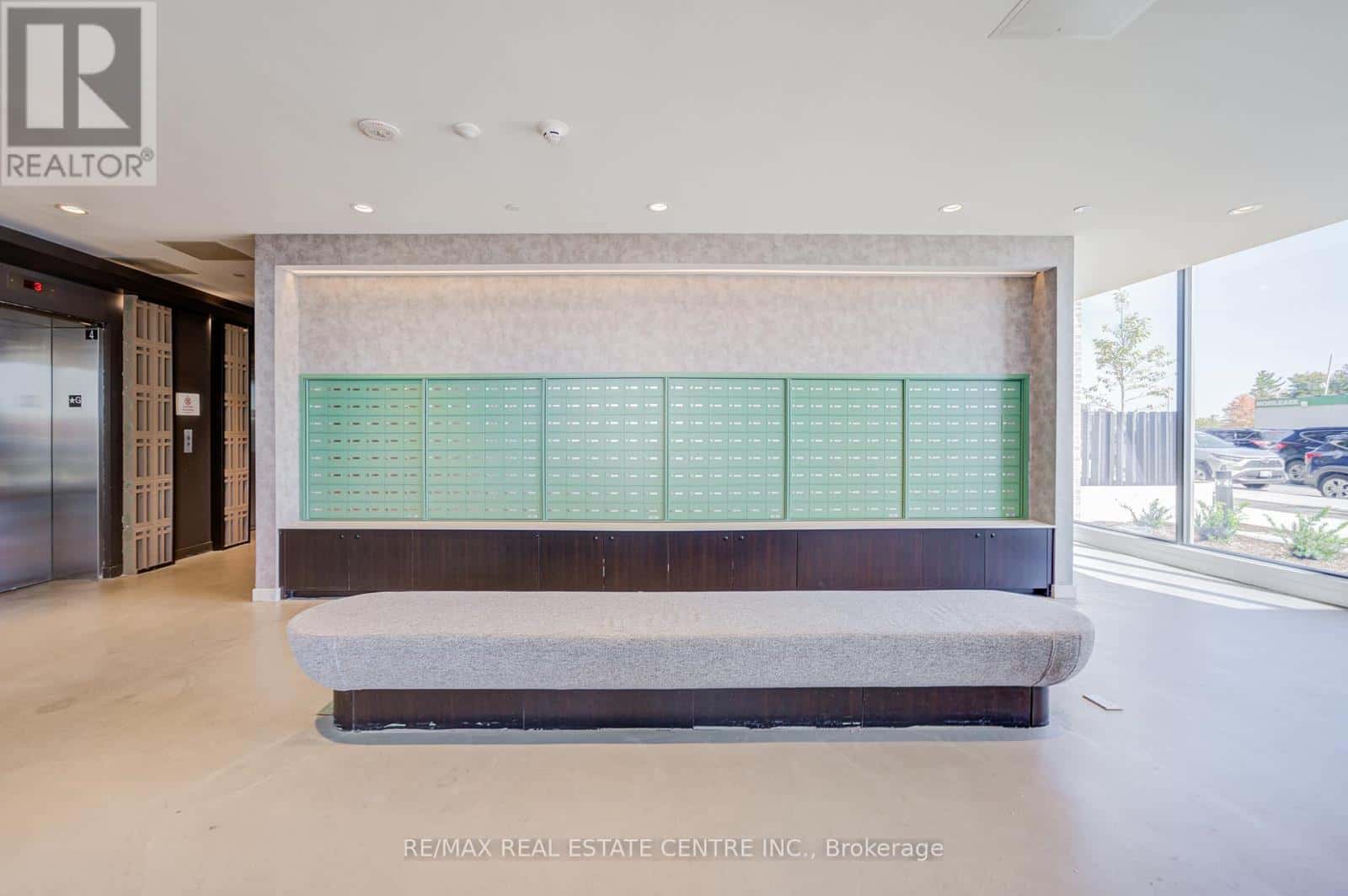 2204 - 474 CALDARI ROAD — Vaughan (Concord), Ontario - Photo 3 of 37