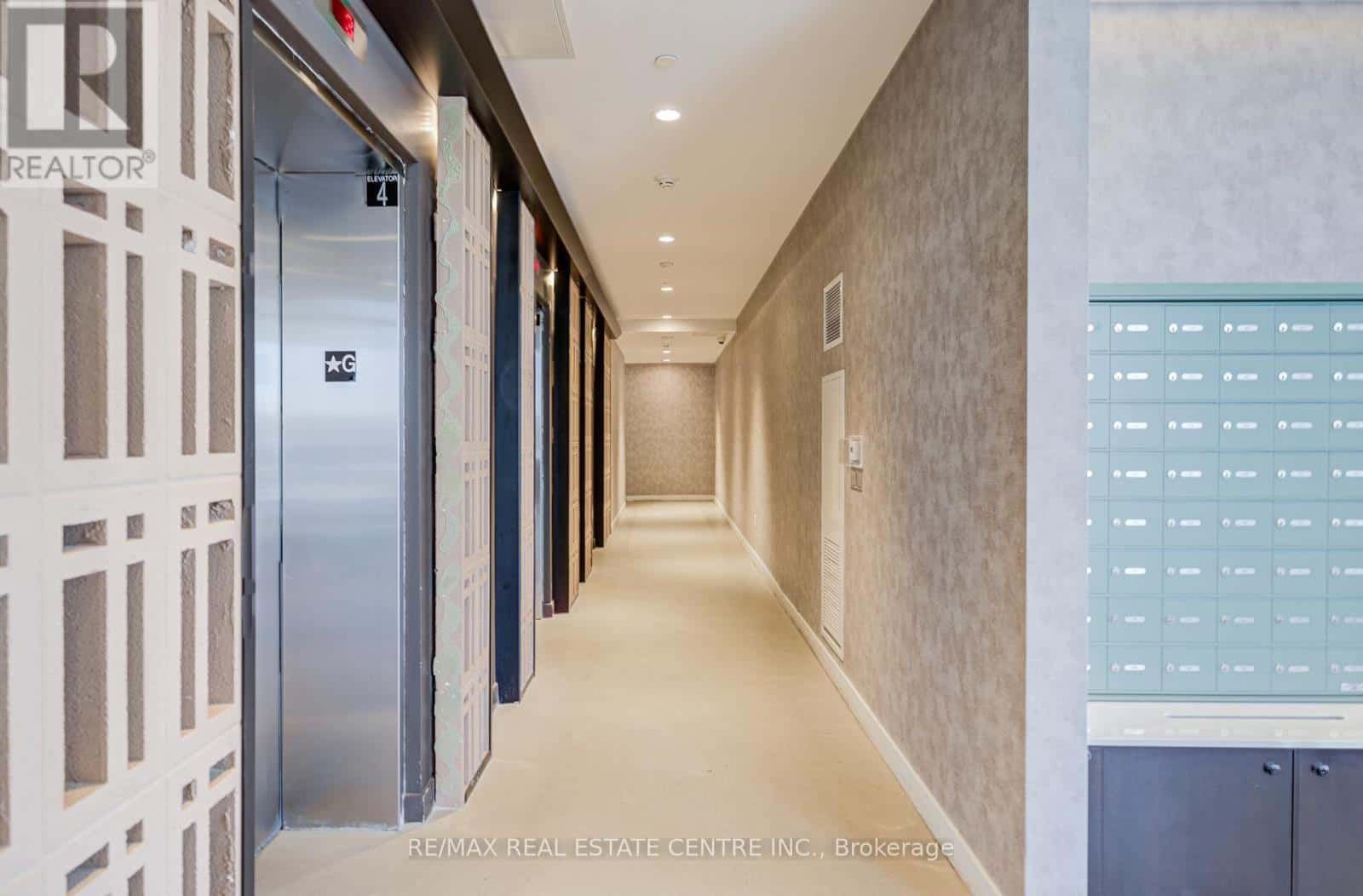 2204 - 474 CALDARI ROAD — Vaughan (Concord), Ontario - Photo 5 of 37