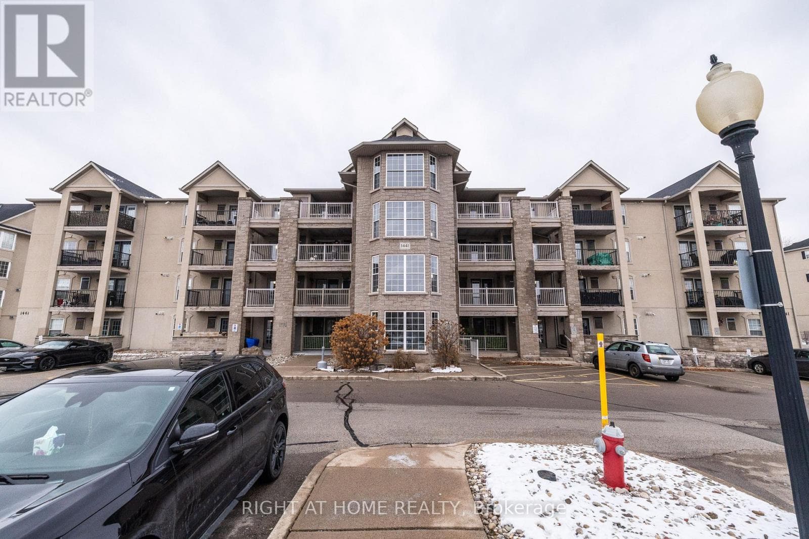 311 - 1441 WALKER'S LINE — Burlington (Tansley), Ontario - Main photo