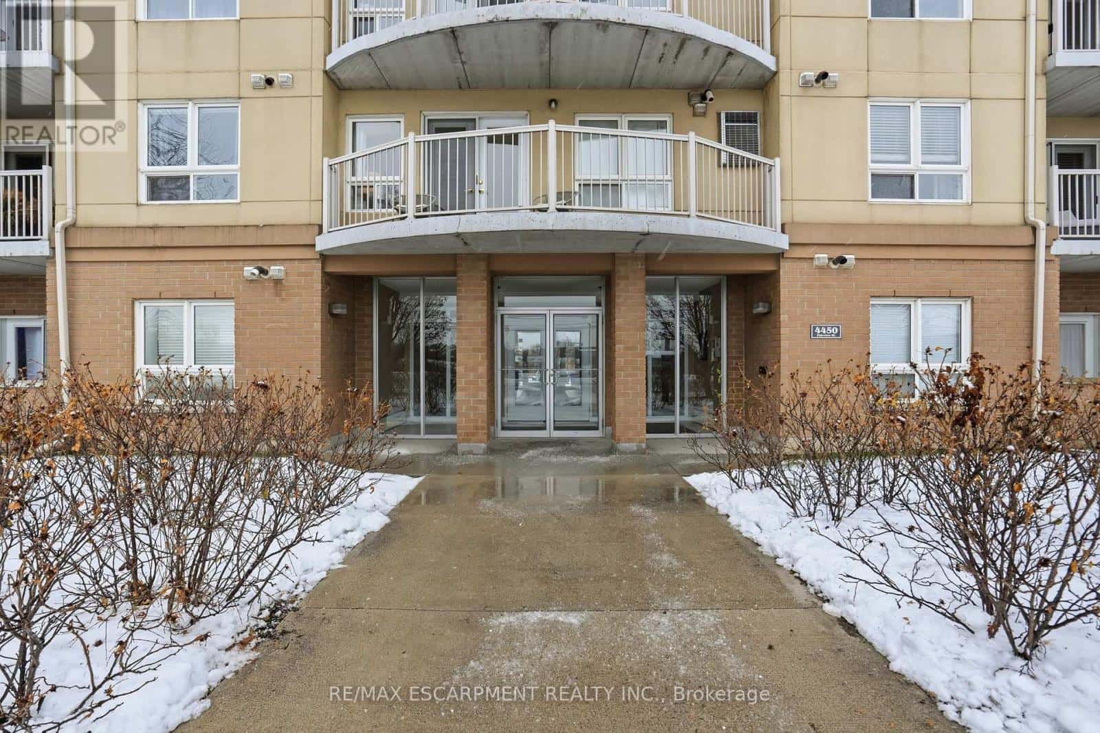 405 - 4450 FAIRVIEW STREET — Burlington (Shoreacres), Ontario - Photo 2 of 21