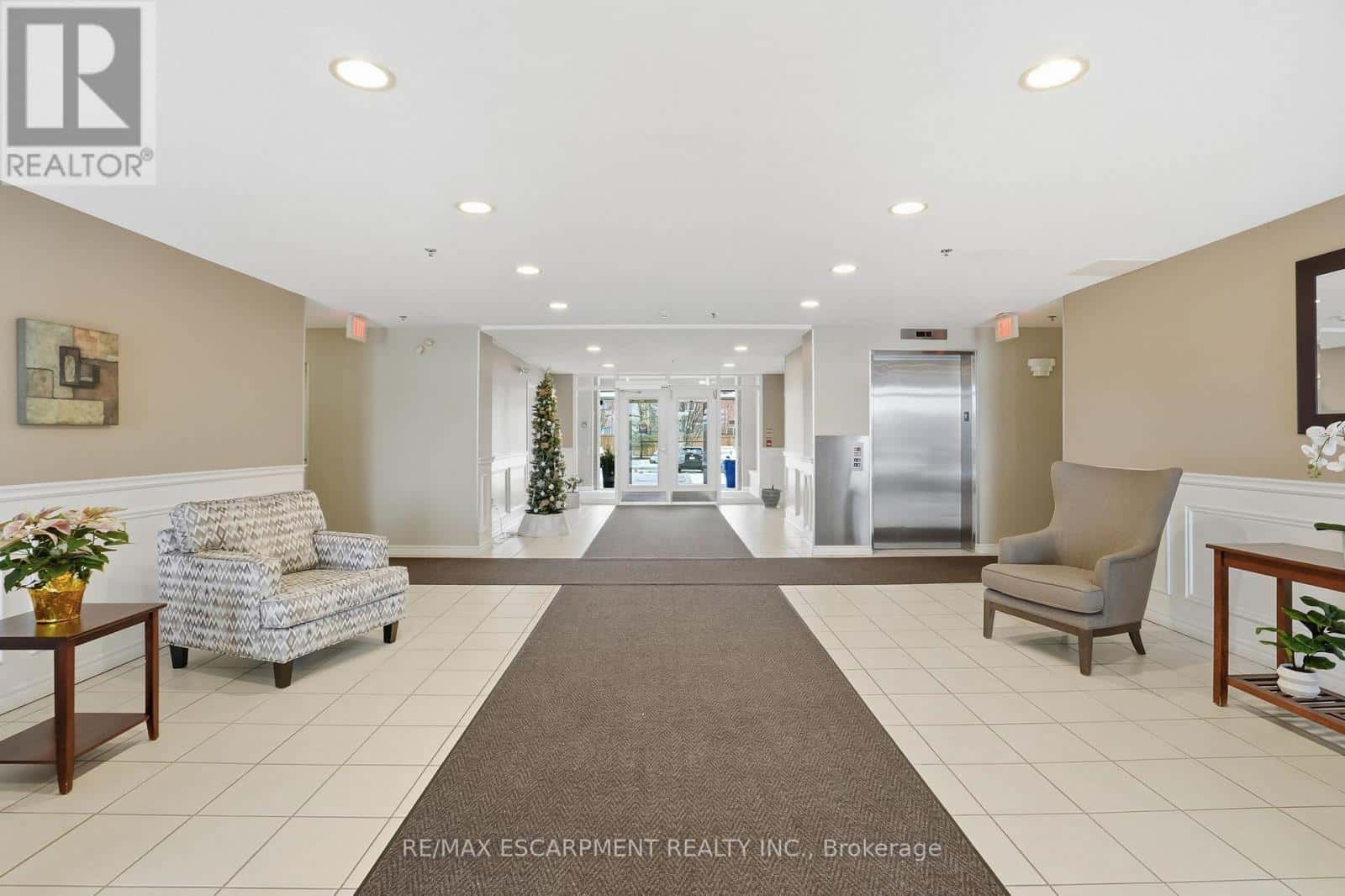 405 - 4450 FAIRVIEW STREET — Burlington (Shoreacres), Ontario - Photo 4 of 21