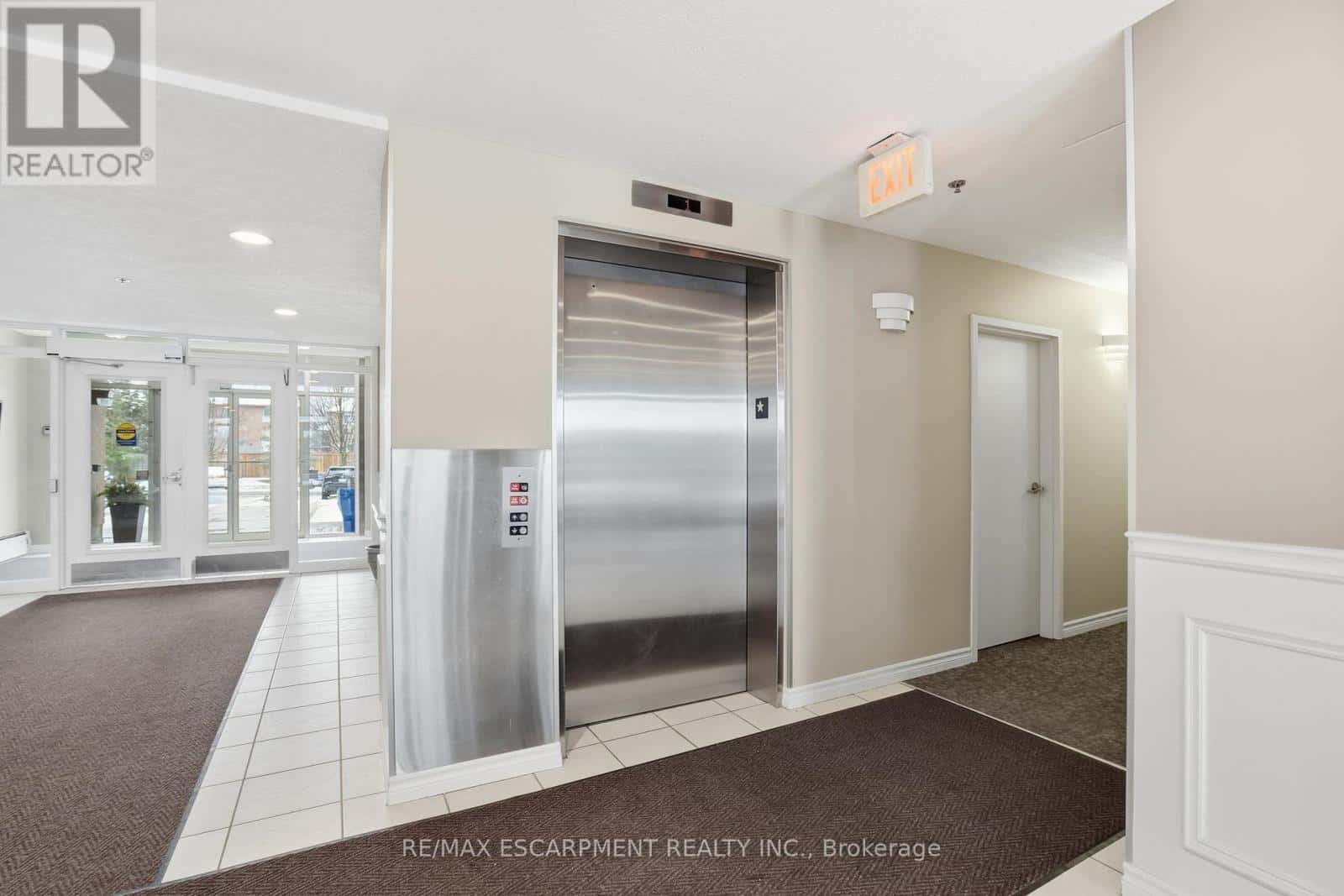 405 - 4450 FAIRVIEW STREET — Burlington (Shoreacres), Ontario - Photo 5 of 21