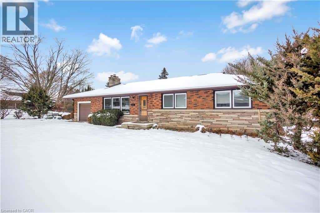 626 IROQUOIS Avenue — Ancaster, Ontario - Photo 3 of 50