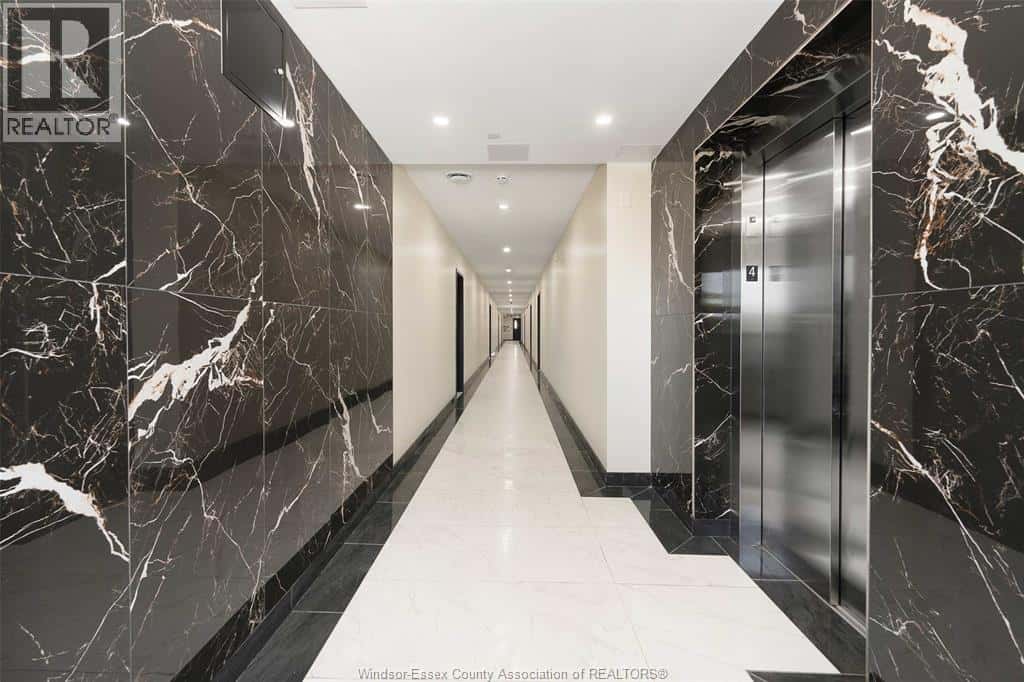 Windsor — Windsor - Photo 4 of 19